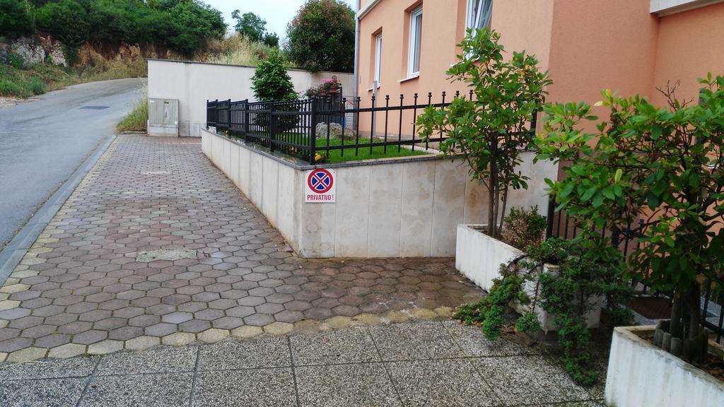 Apartment Pula Relax Exterior photo