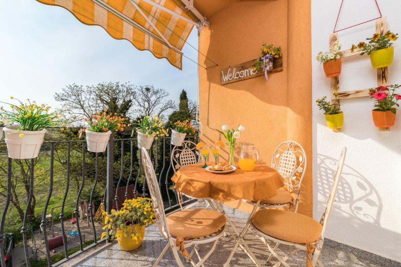 Apartment Pula Relax Exterior photo